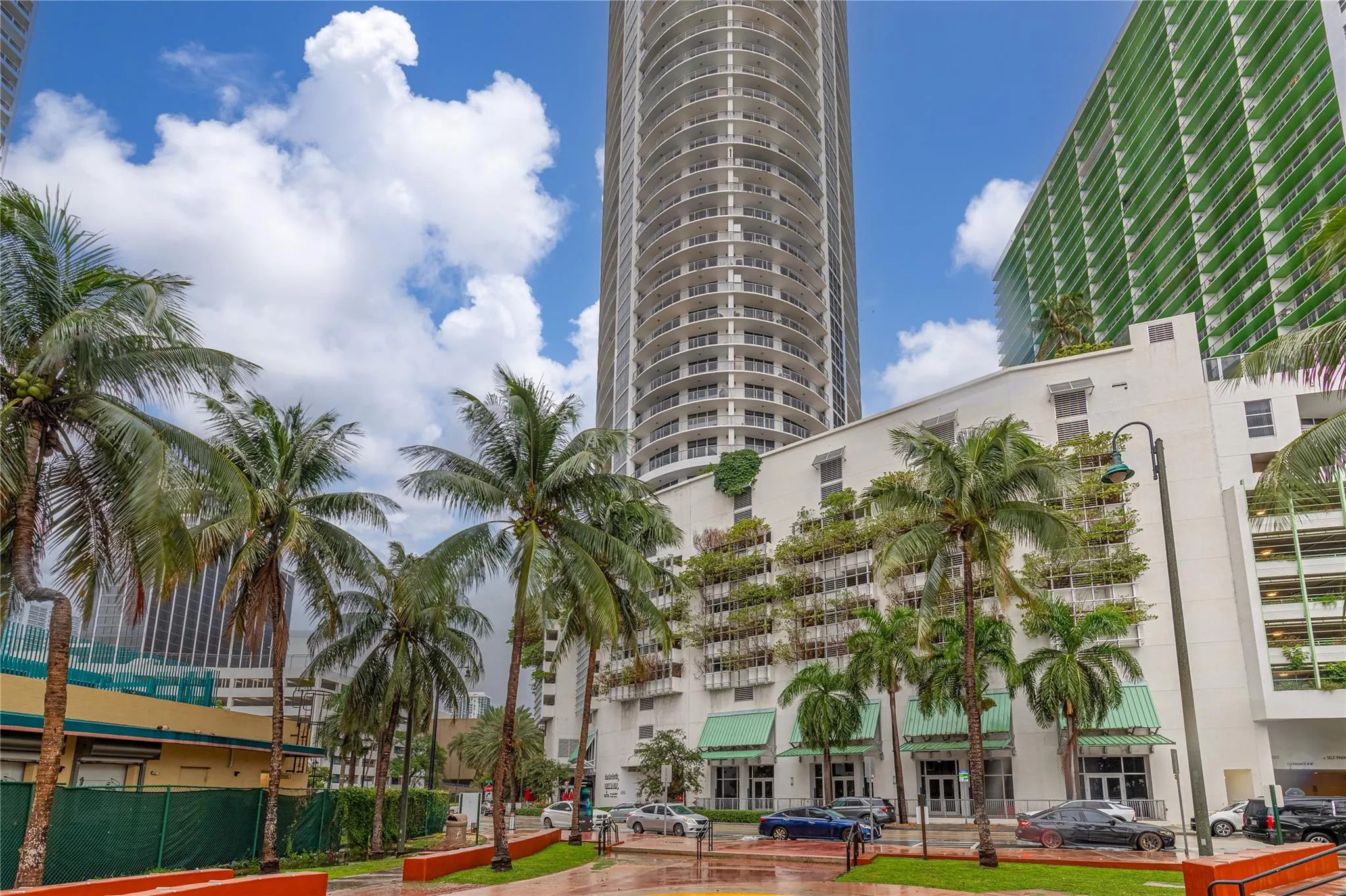 1750 N Bayshore Dr