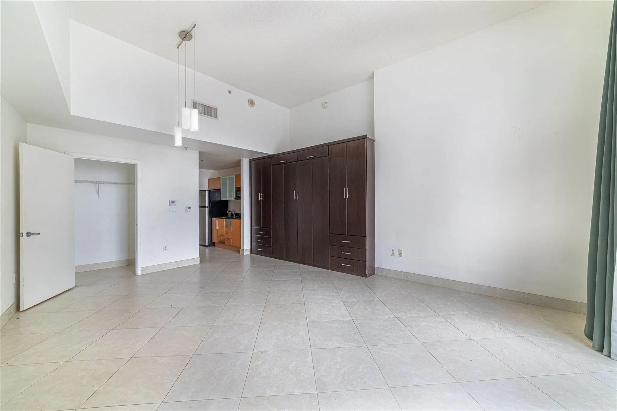 1750 N Bayshore Dr