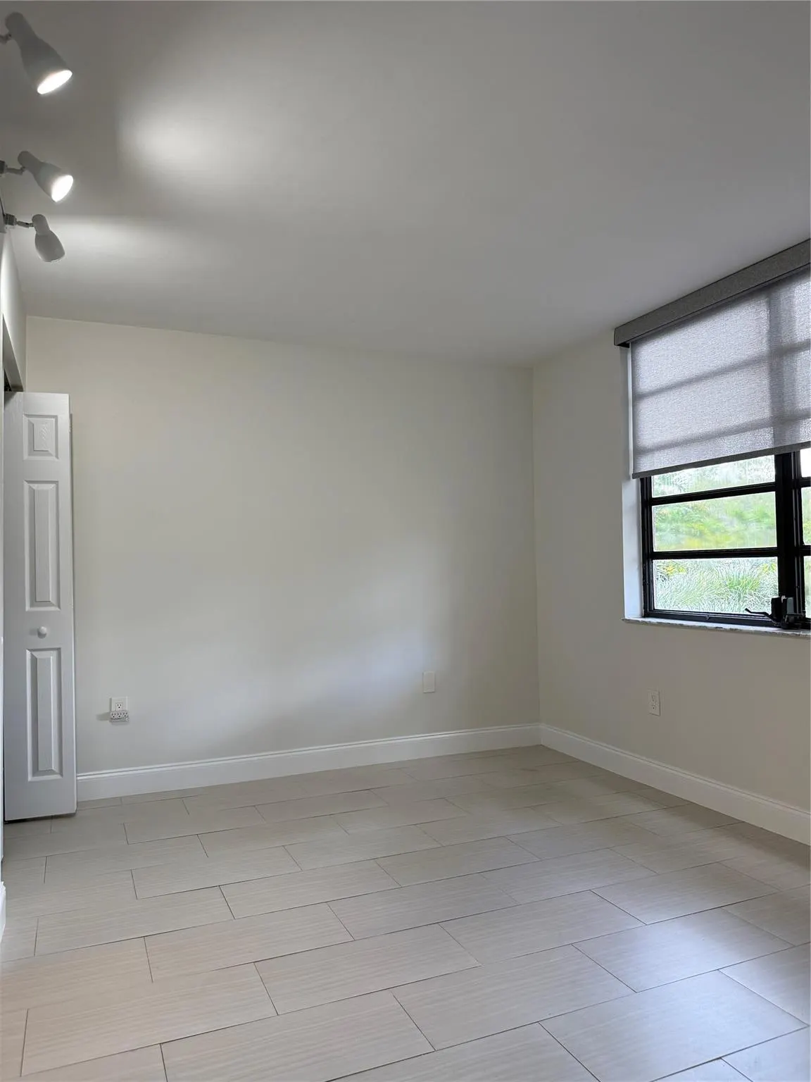 1001 Colony Point Cir, #107