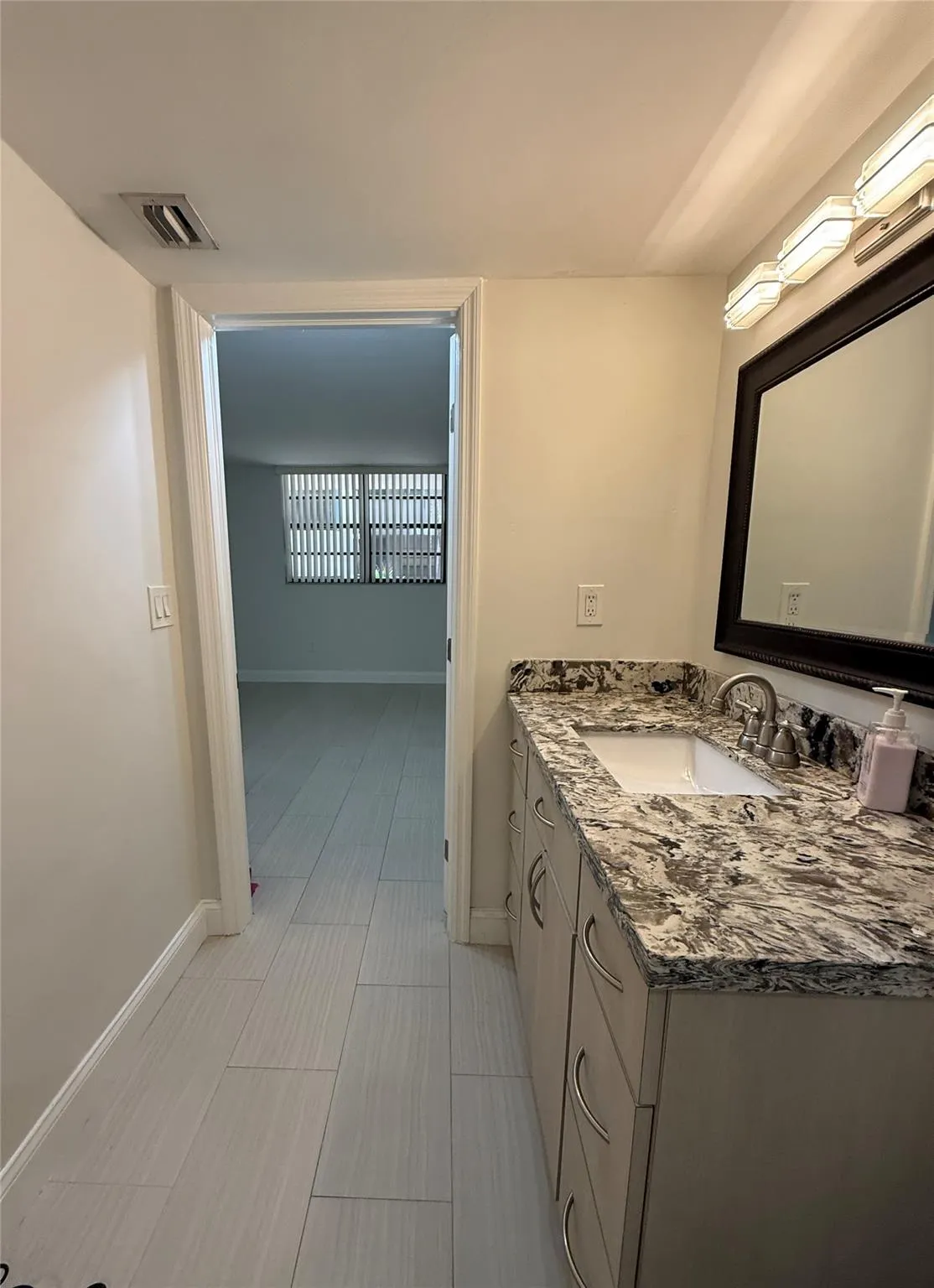 1001 Colony Point Cir, #107