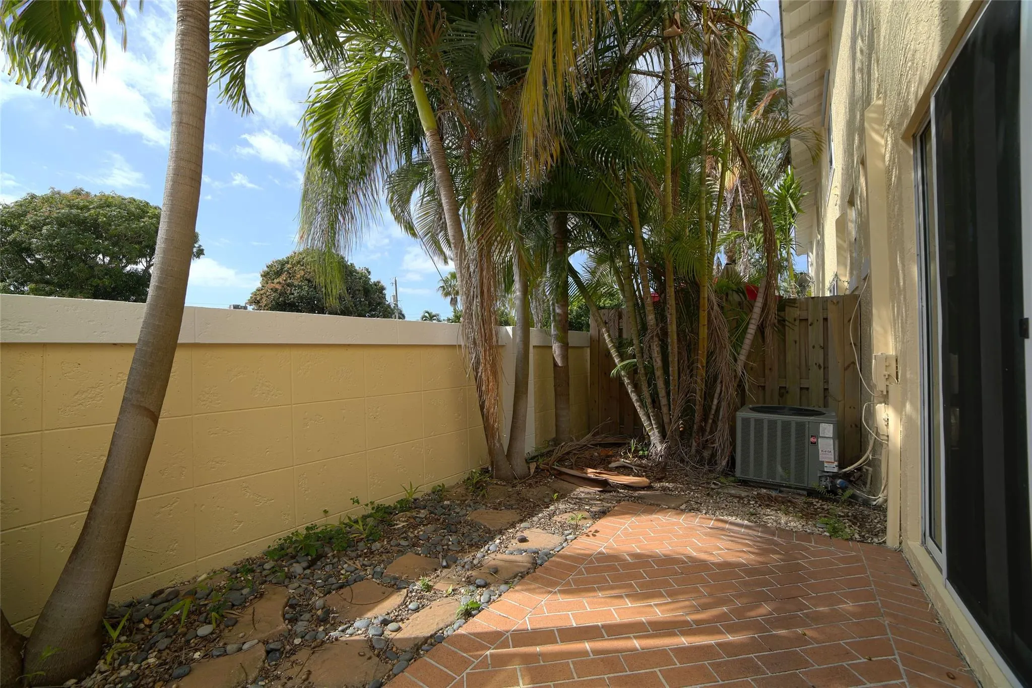 836 SE 4th Ct