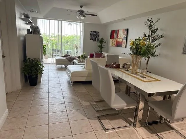 10700 NW 66 ST, #302