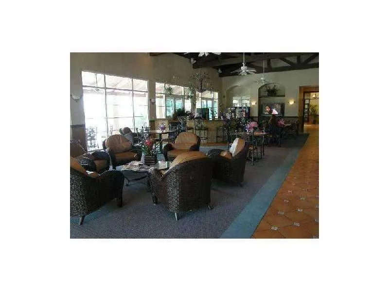 10700 NW 66 ST, #302