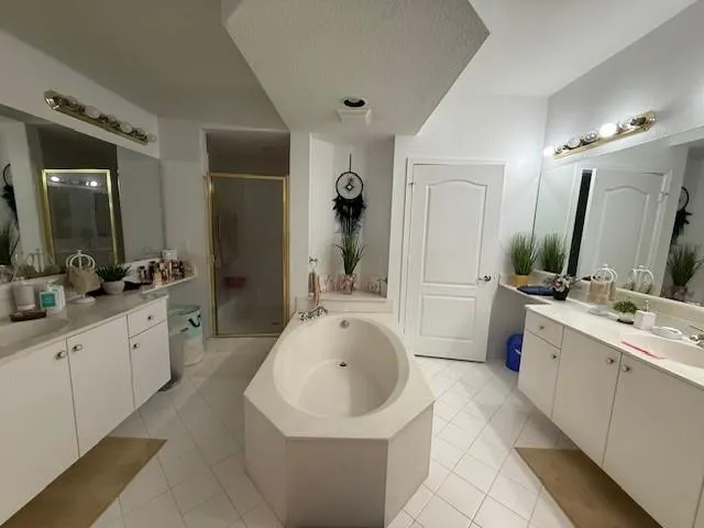 10700 NW 66 ST, #302