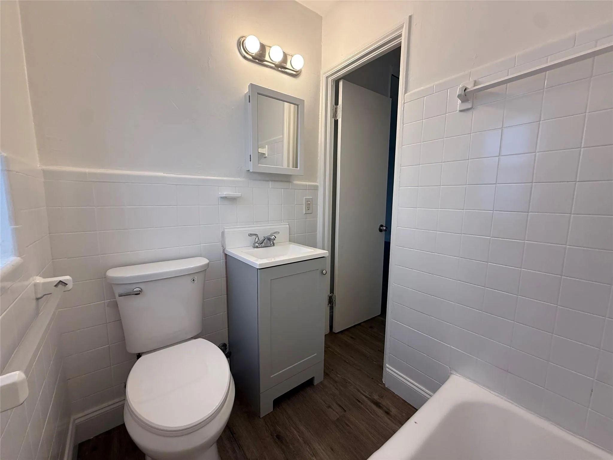 2037 Madison St, #11
