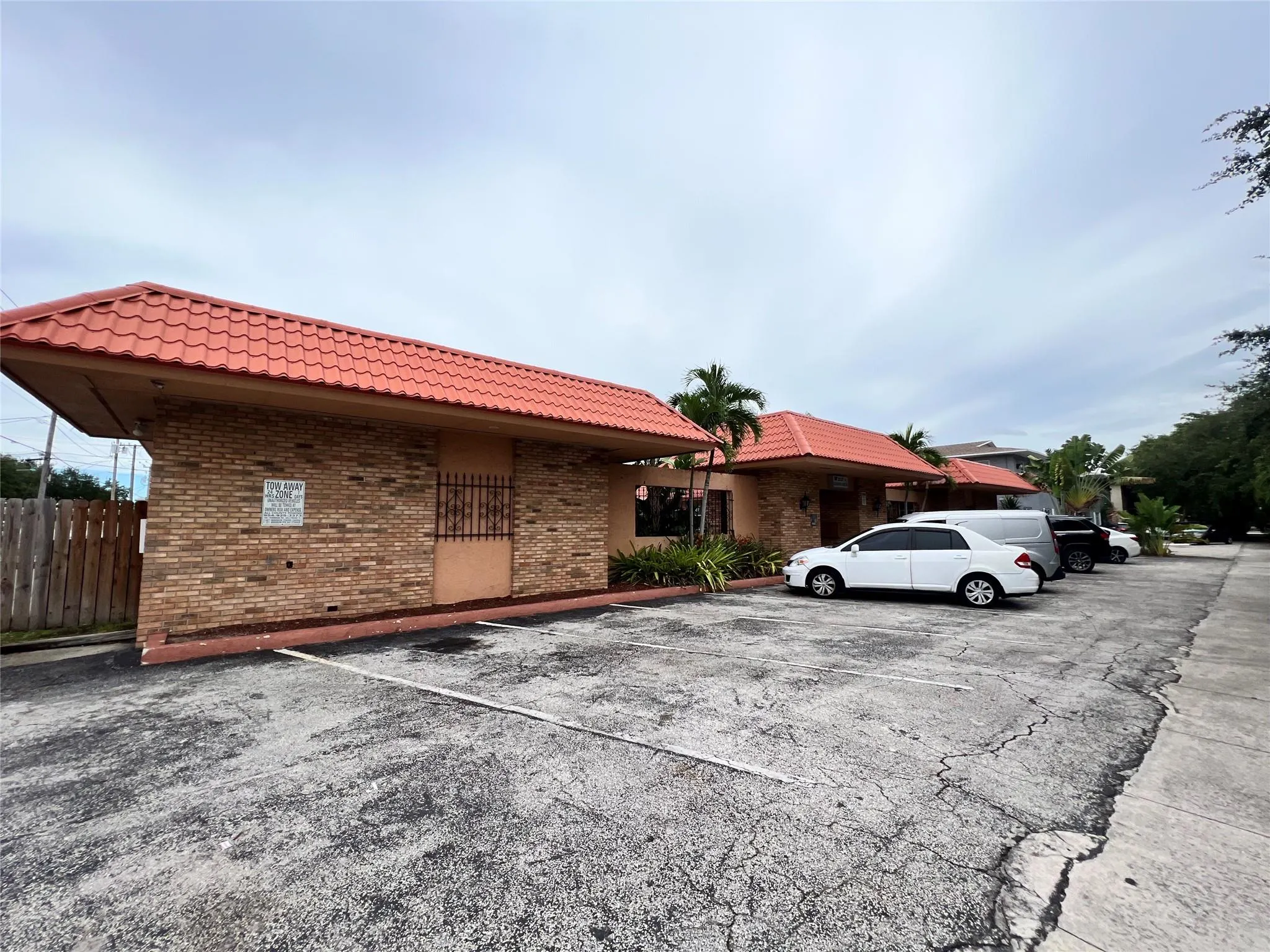 2037 Madison St, #11