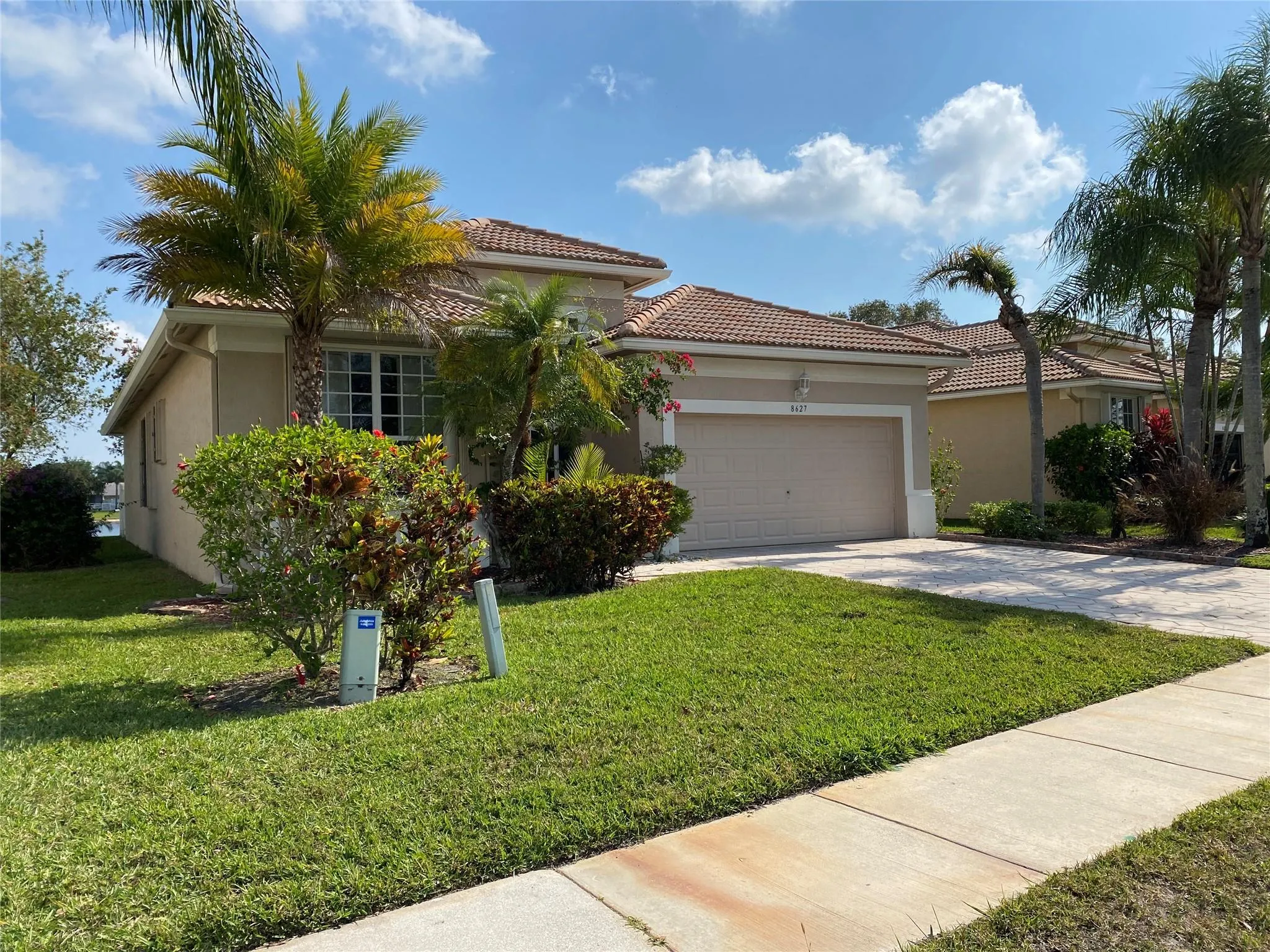 8627 San Andros