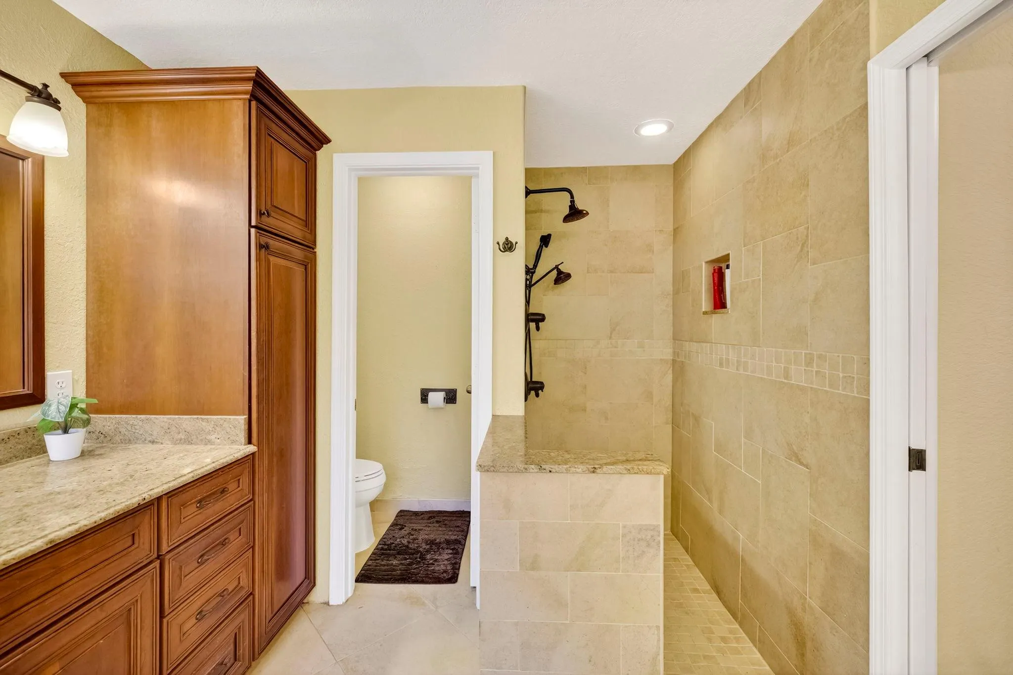1210 Fairfax Ct
