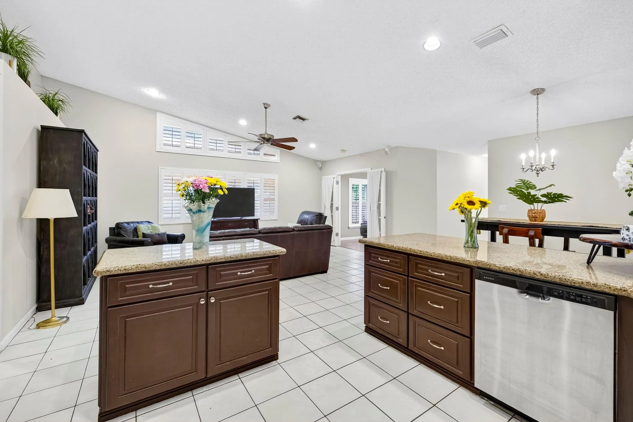 1210 Fairfax Ct