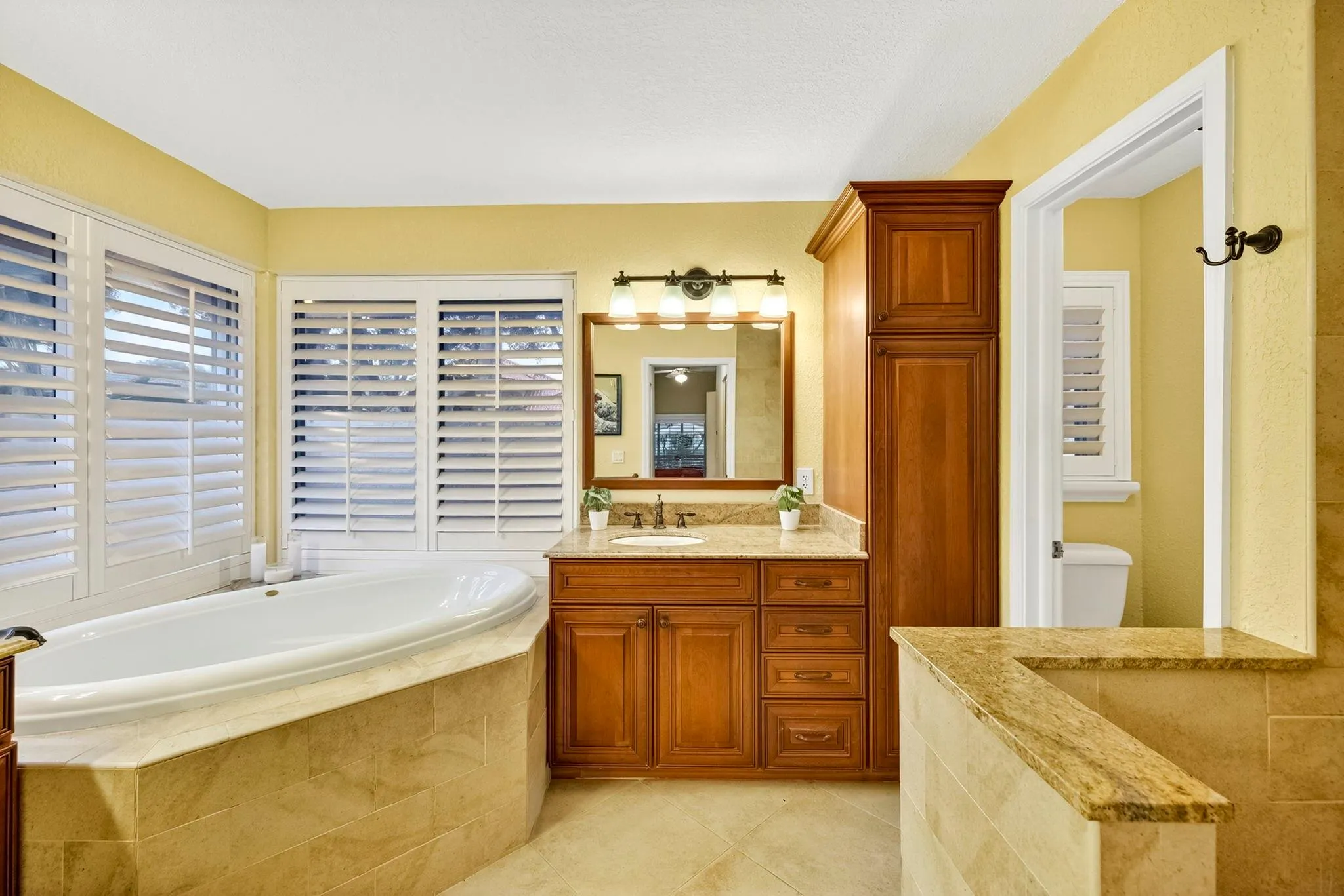 1210 Fairfax Ct
