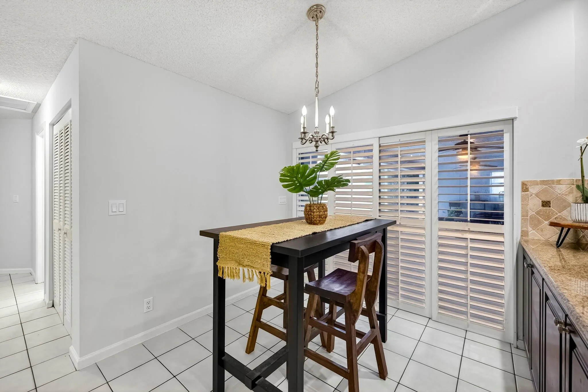 1210 Fairfax Ct
