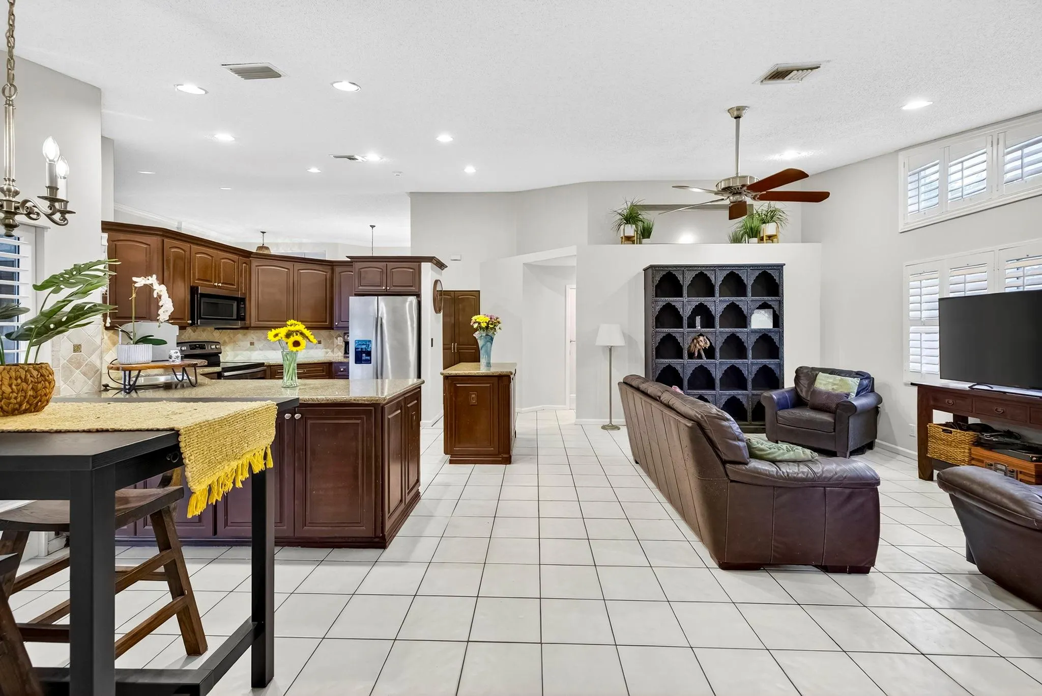 1210 Fairfax Ct