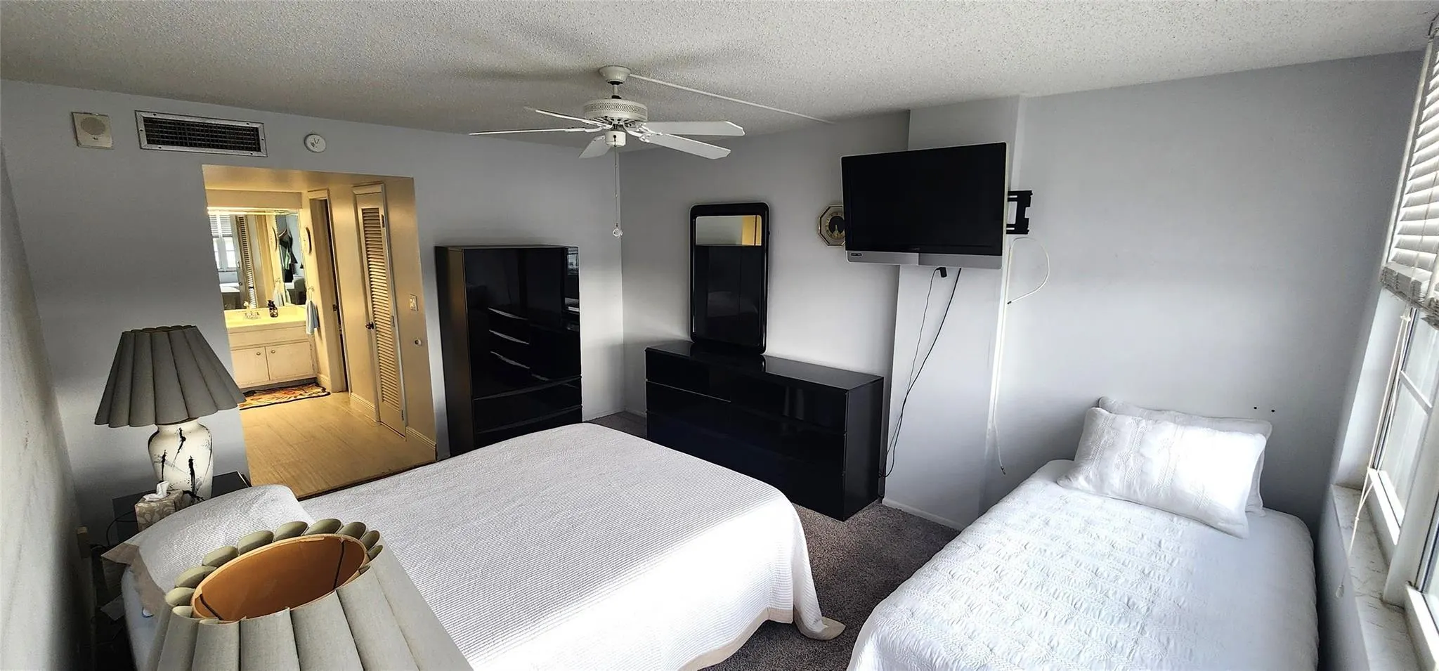 299 N Riverside Dr, #303