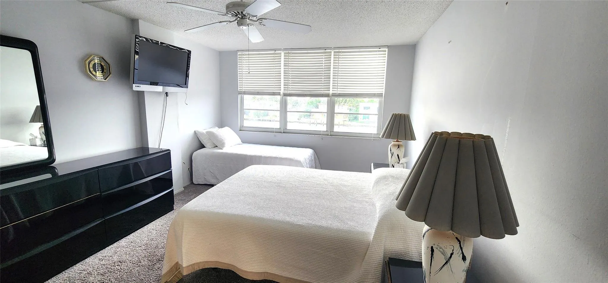299 N Riverside Dr, #303