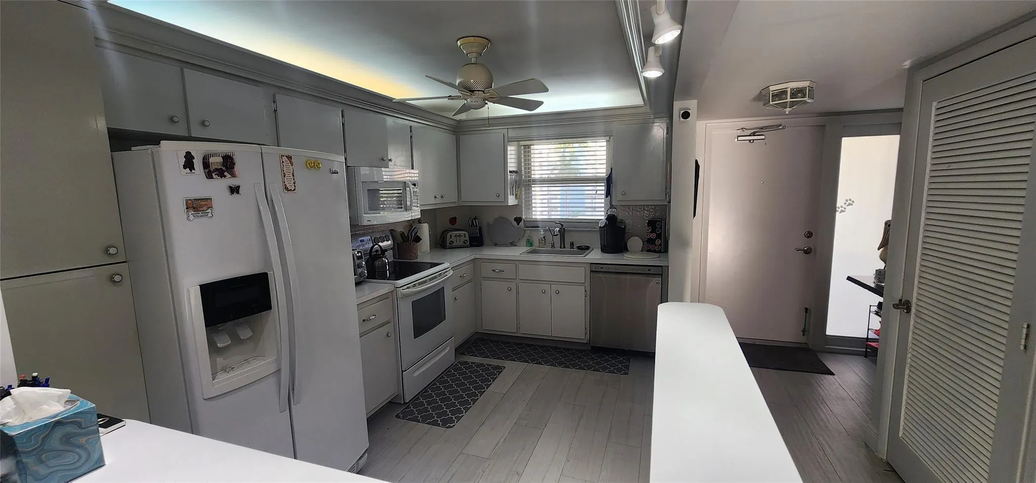 299 N Riverside Dr, #303
