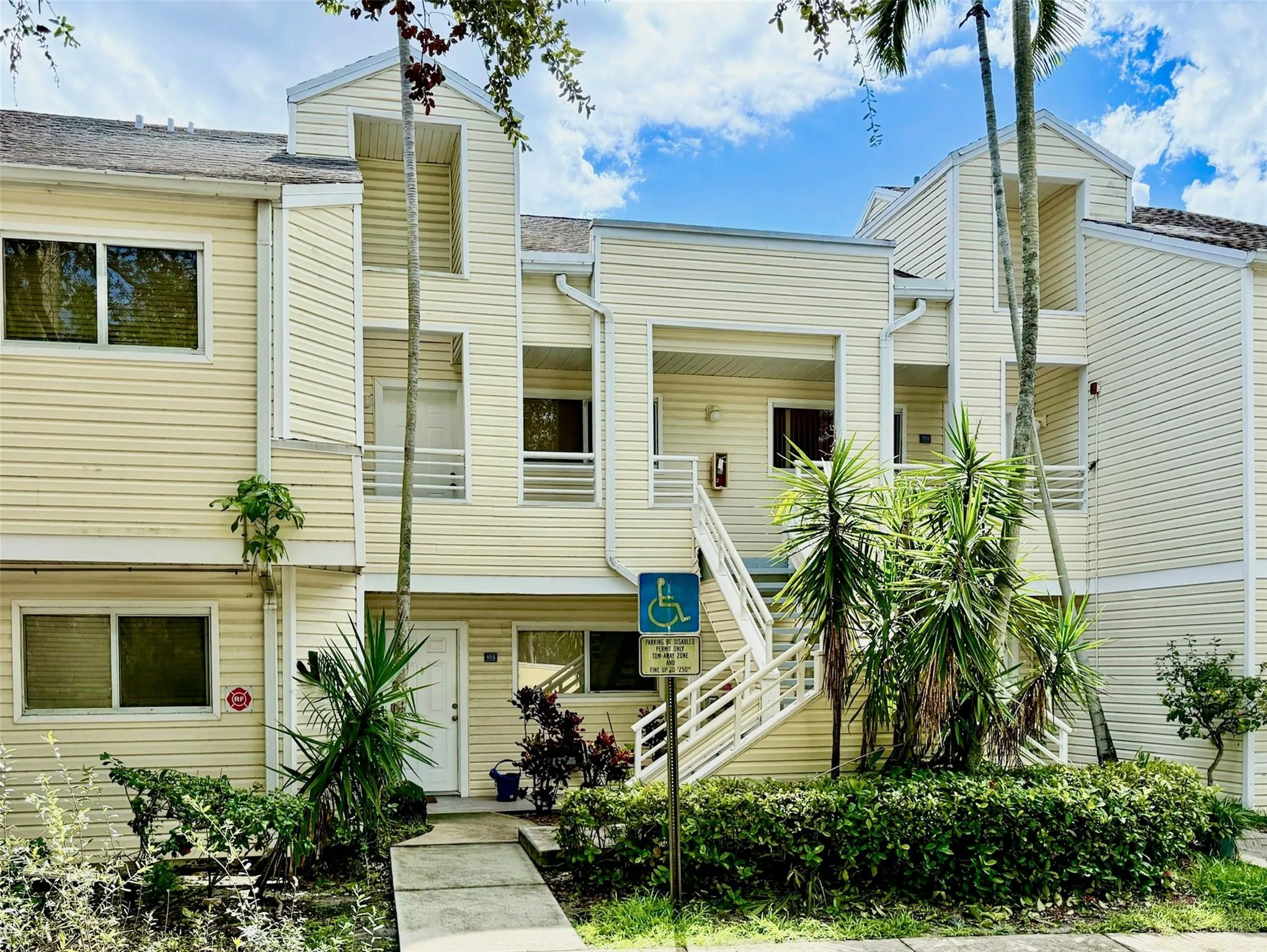 3457 NW 44th St, #205