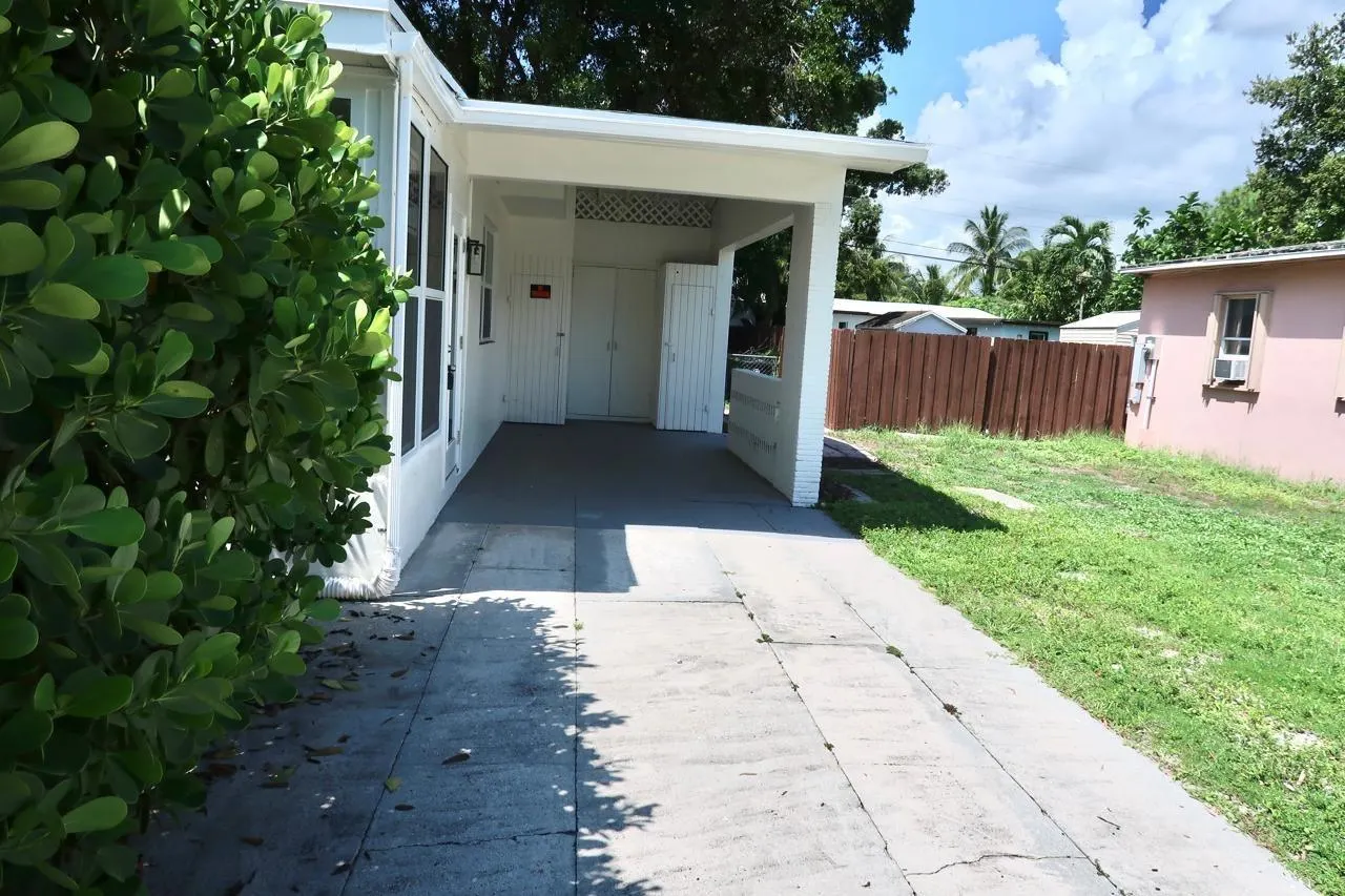 113 SW 22nd Ave