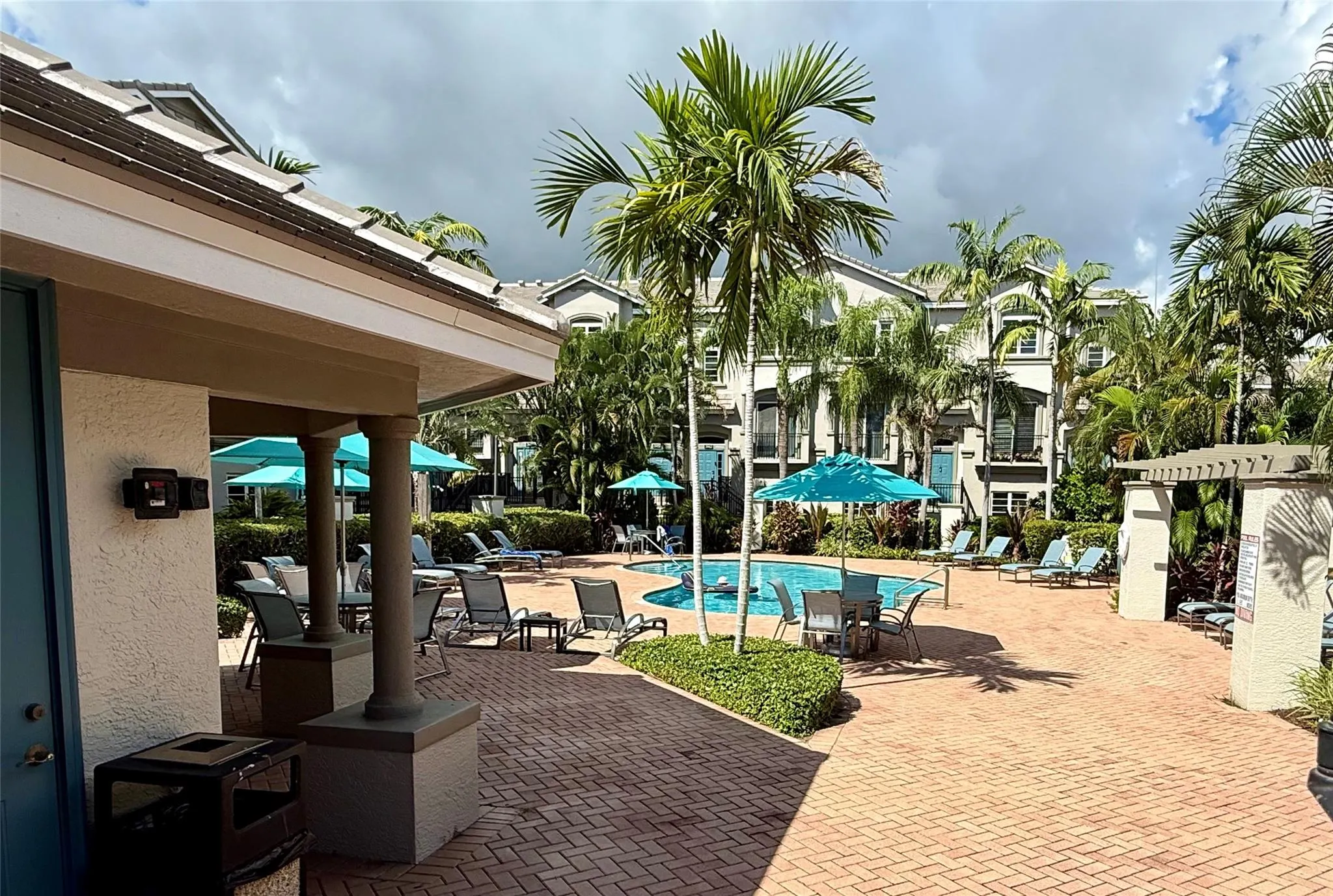 1951 Coral Heights Blvd, #402