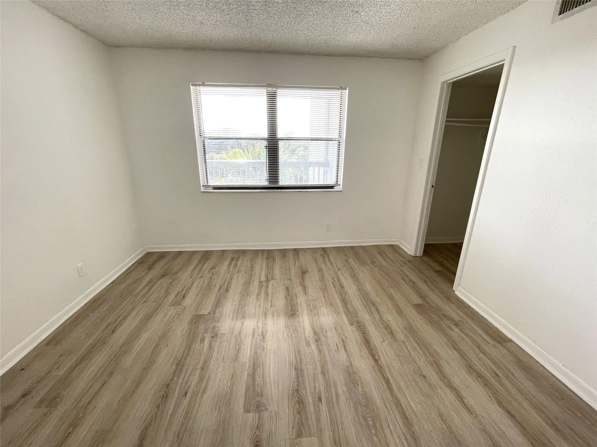 2050 N Congress Ave, #405