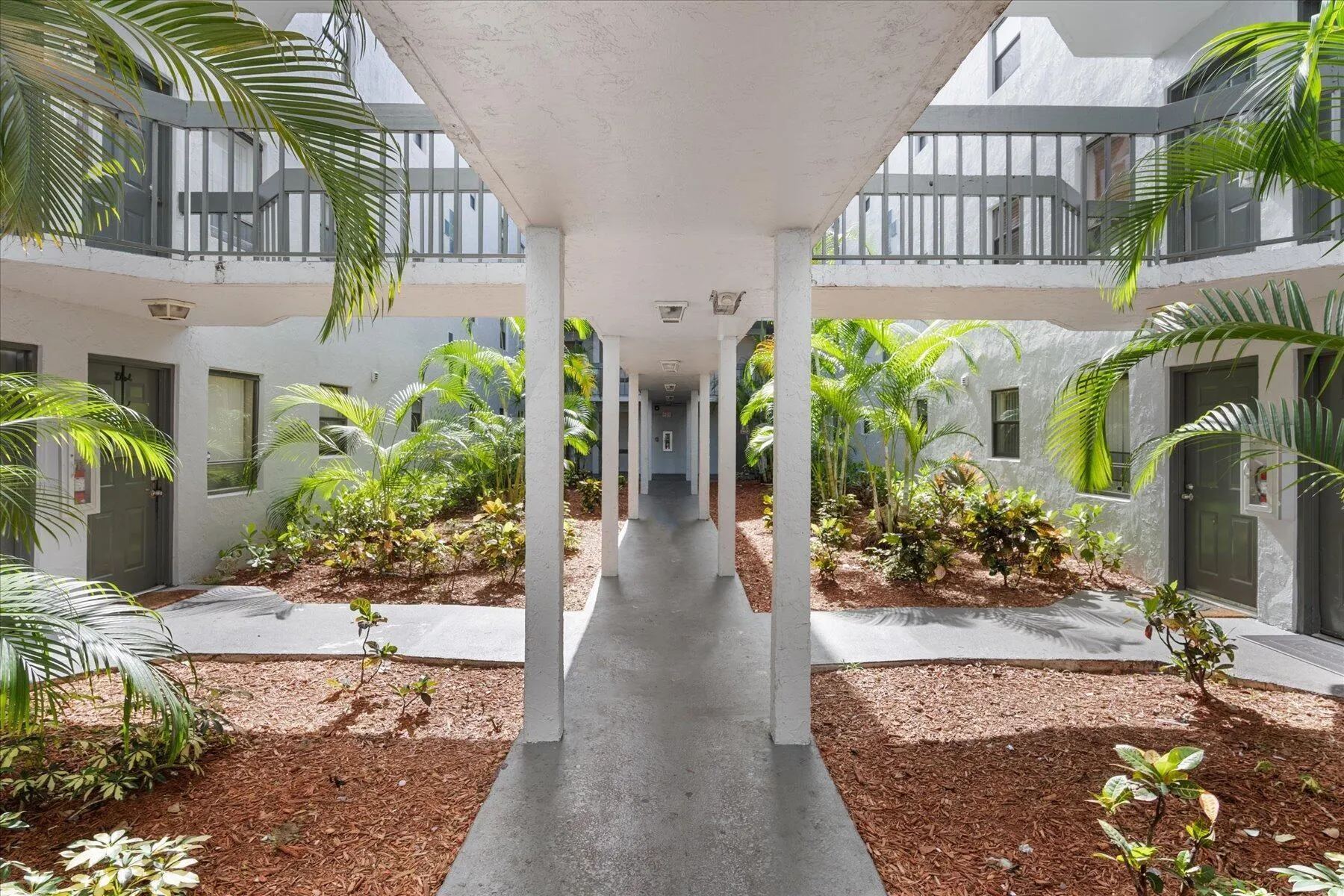 2050 N Congress Ave, #405