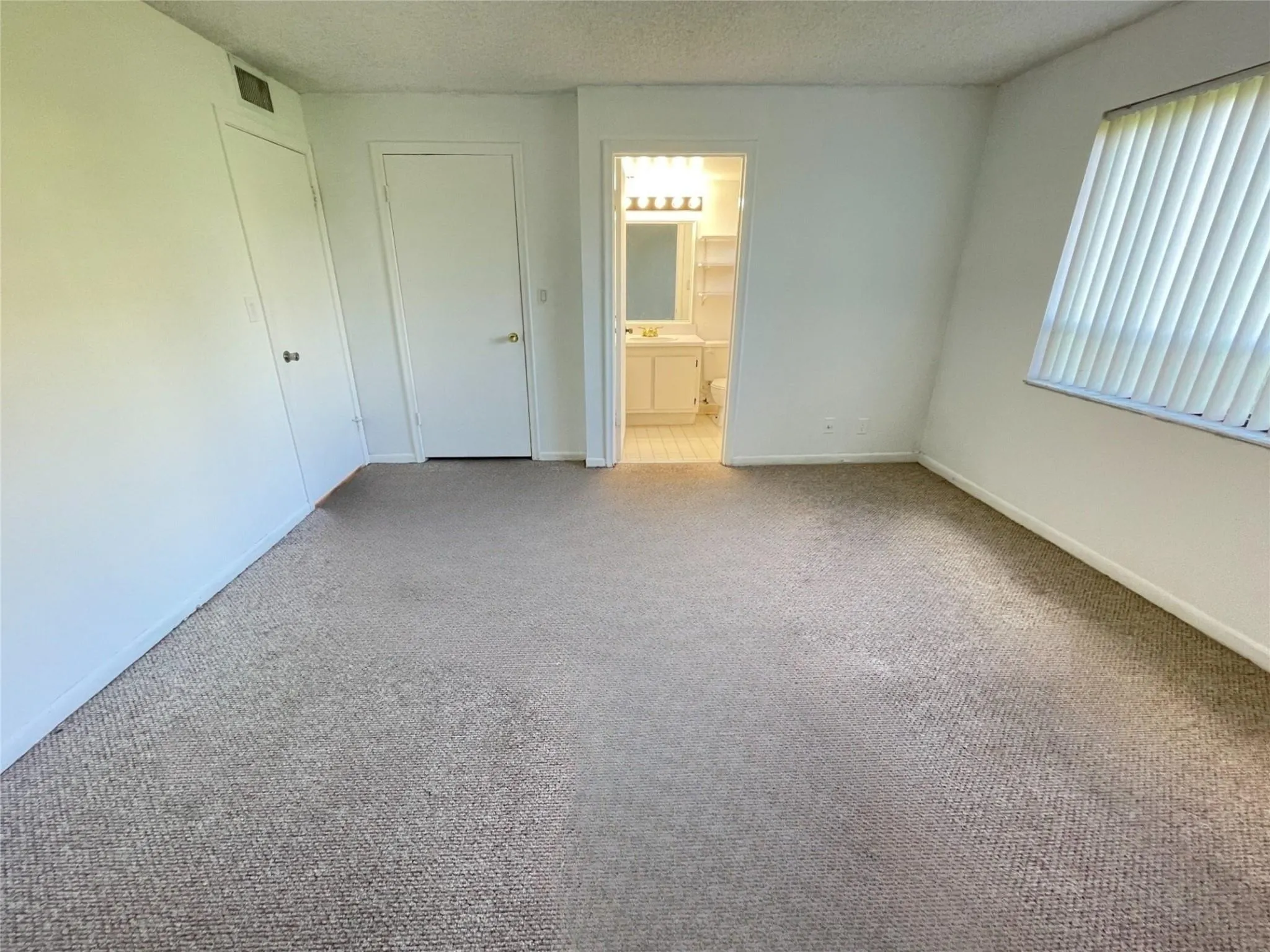 2050 N Congress Ave, #405