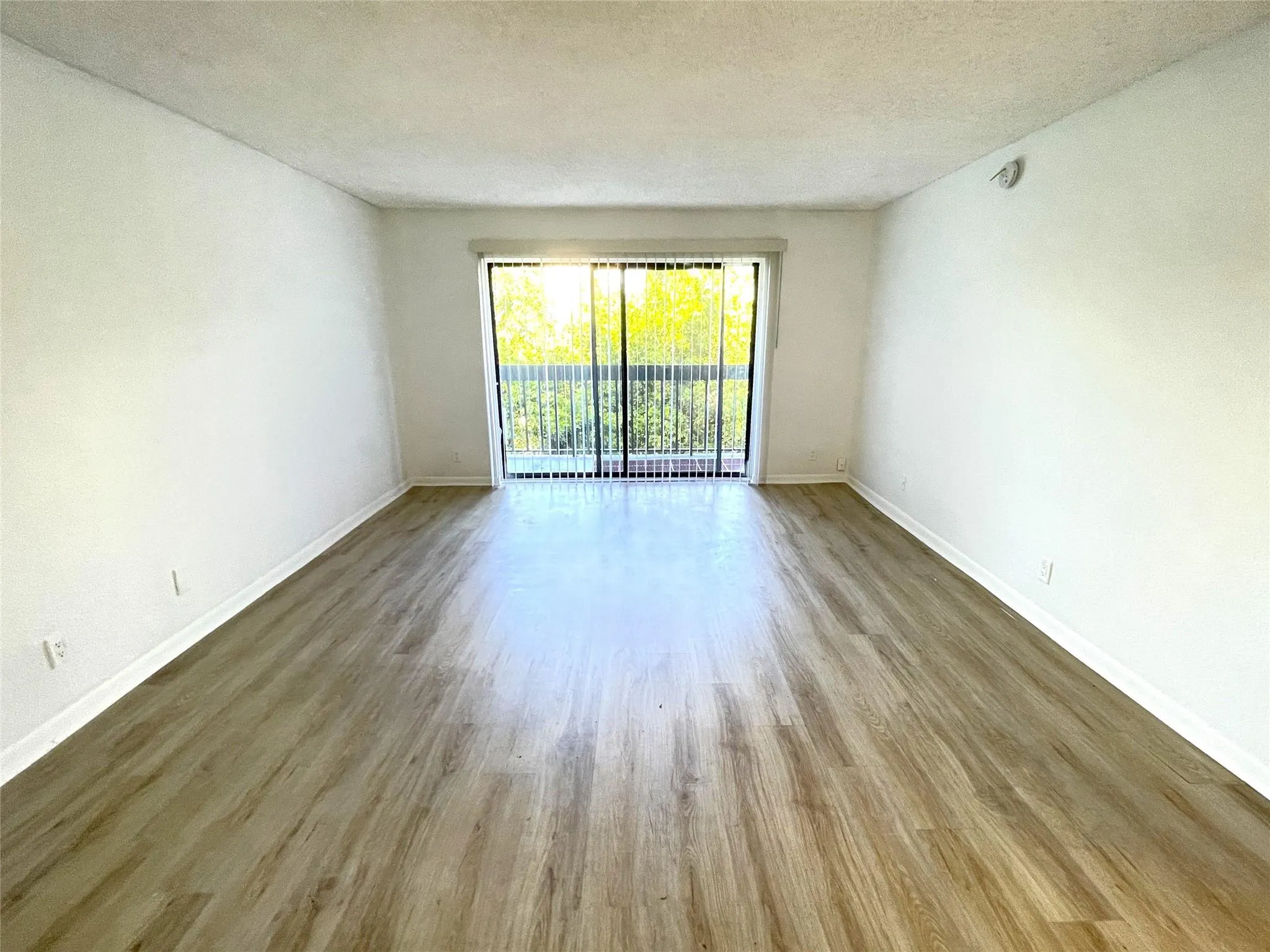 2050 N Congress Ave, #405