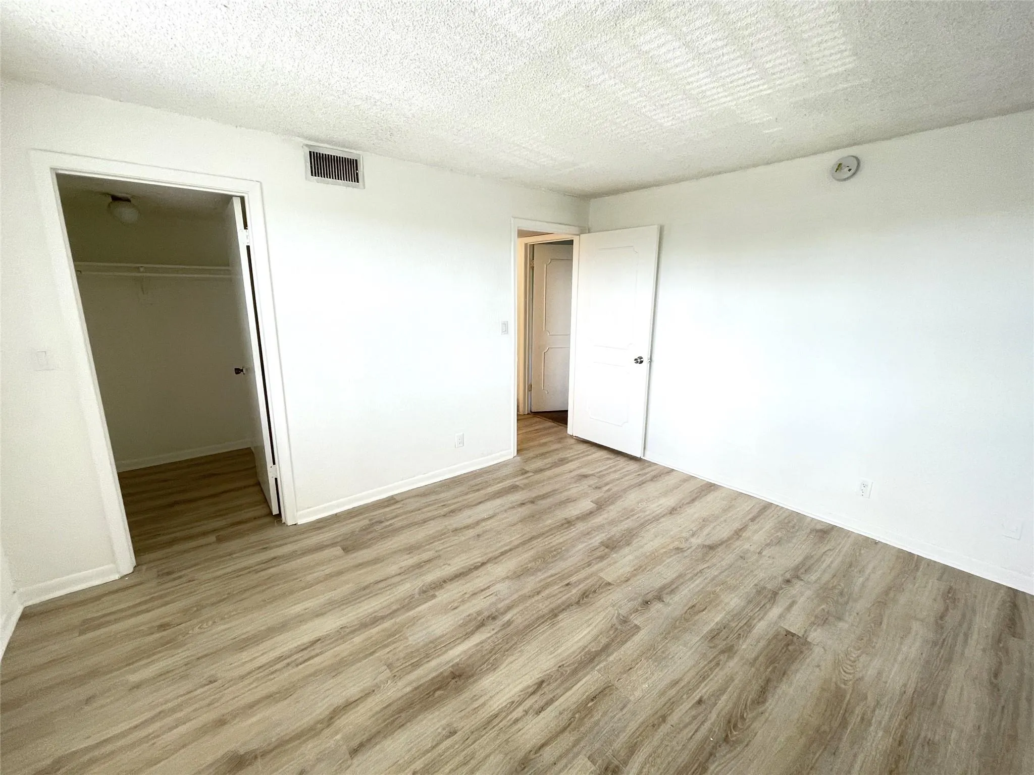 2050 N Congress Ave, #405