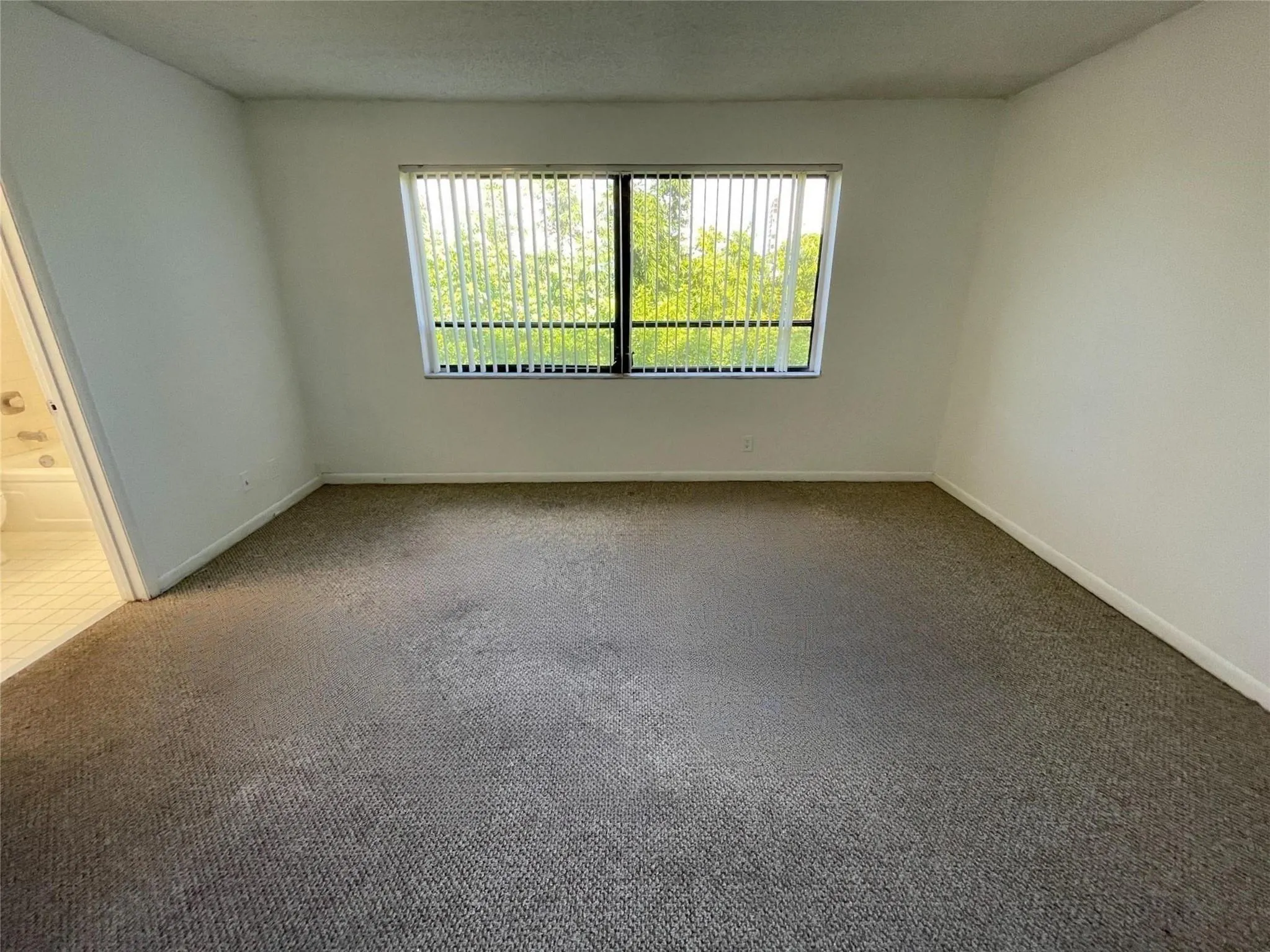 2050 N Congress Ave, #405