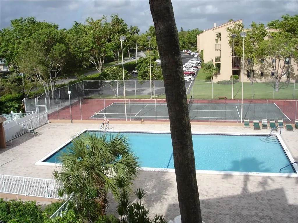 7431 NW 1st St, #401