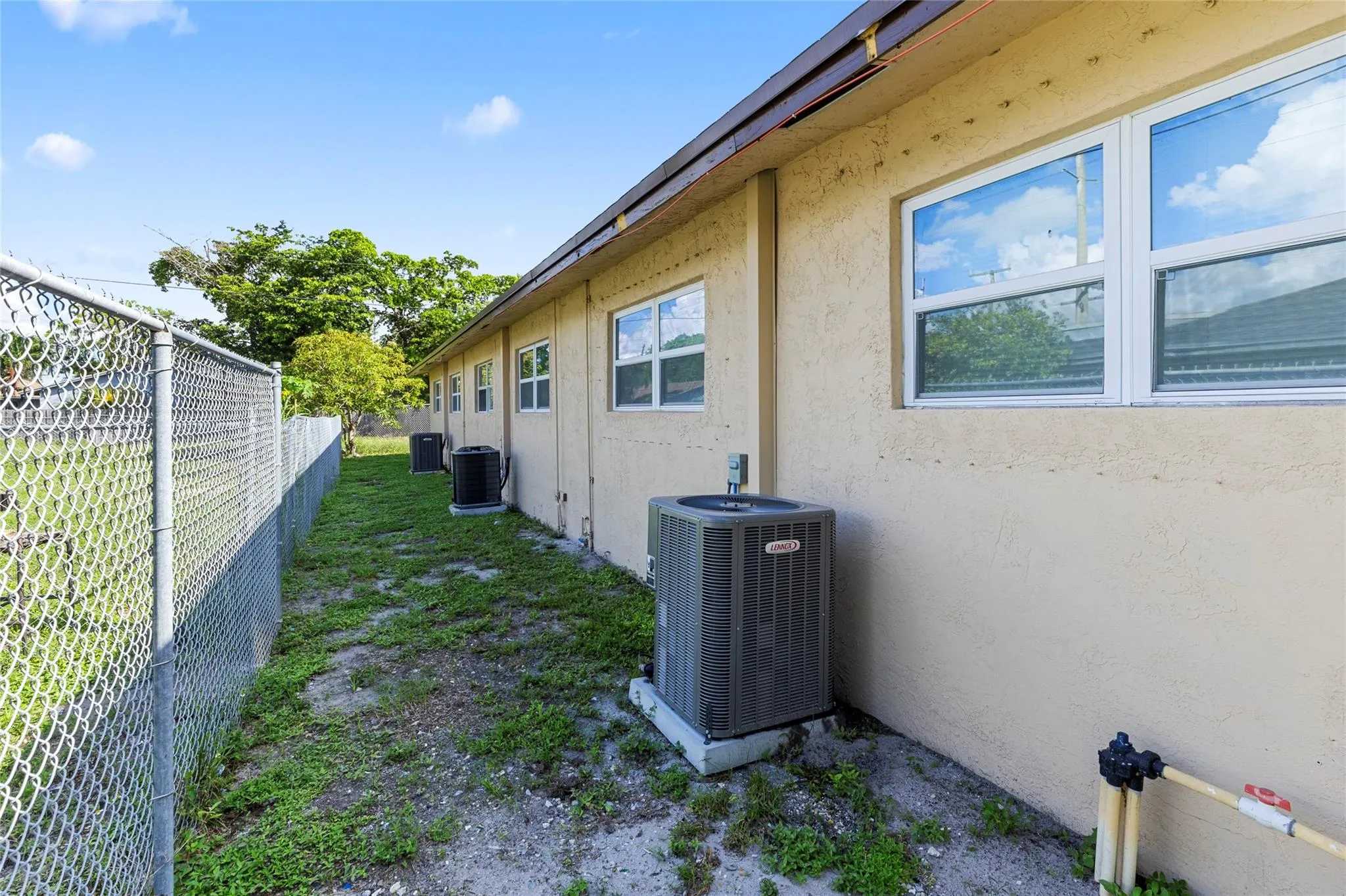 229 NW 12th Ct