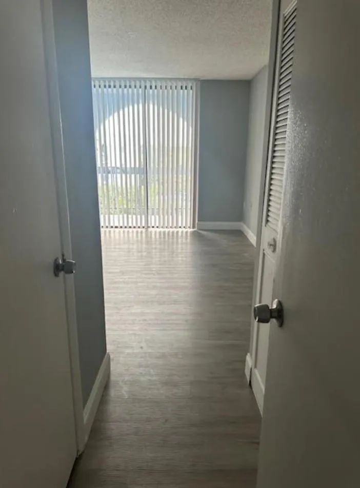 9460 Fontainebleau Blvd, #528