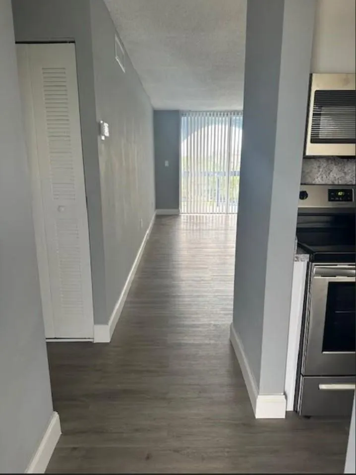 9460 Fontainebleau Blvd, #528