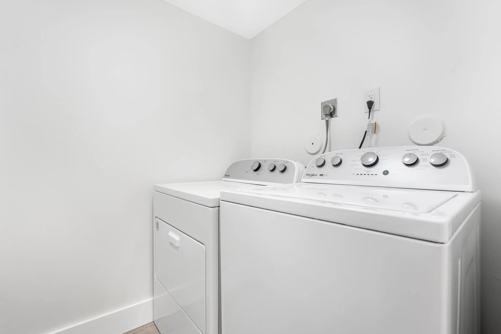 2200 S Cypress Bend Dr, #805