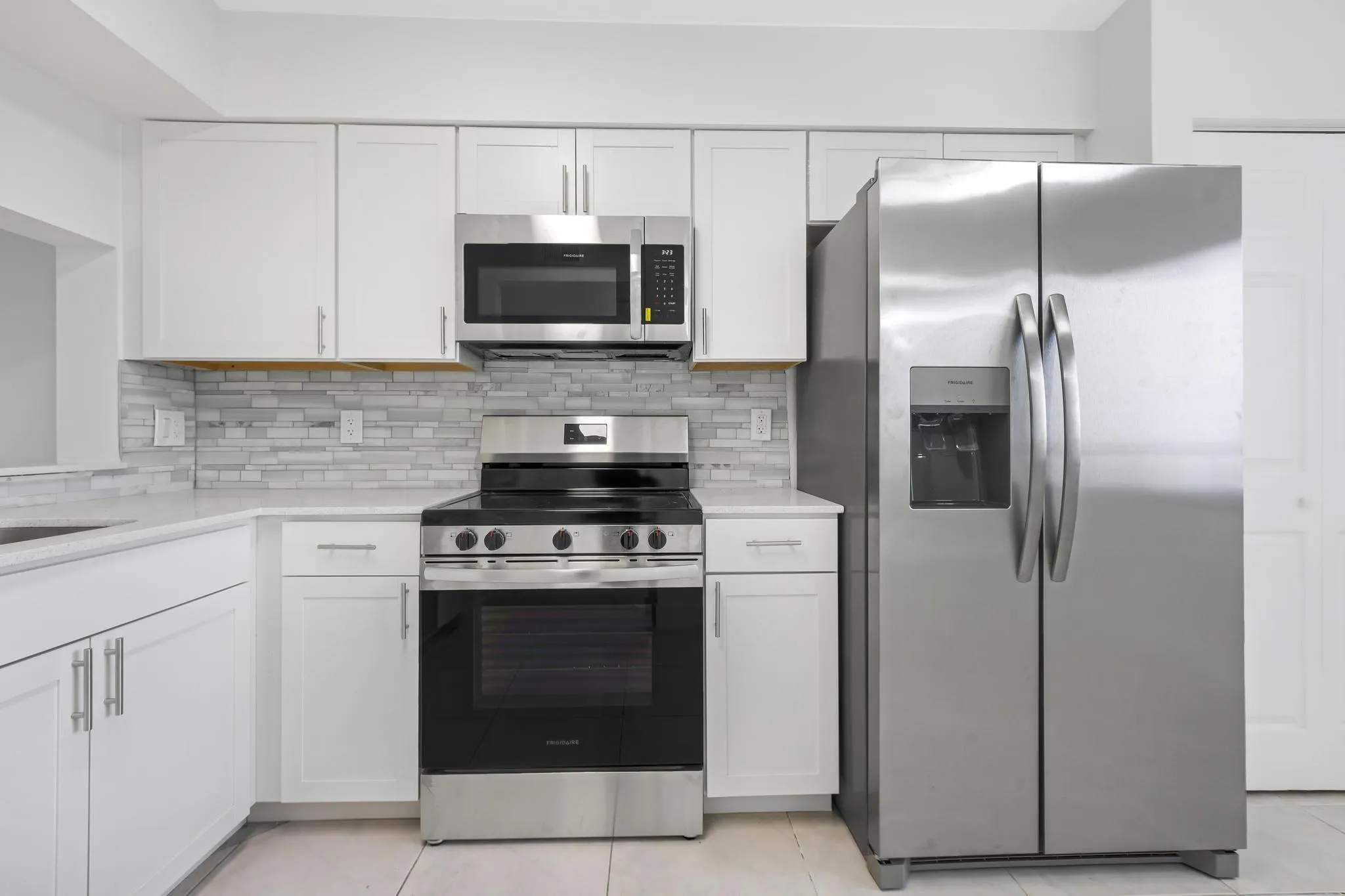 2200 S Cypress Bend Dr, #805