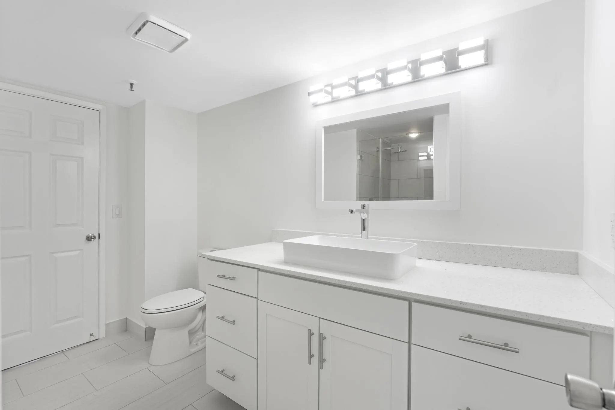 2200 S Cypress Bend Dr, #805