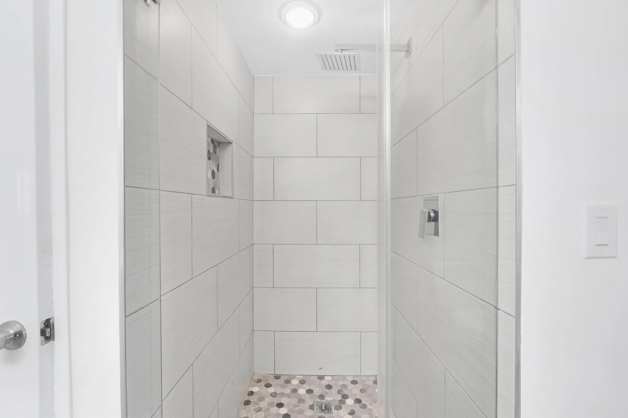 2200 S Cypress Bend Dr, #805