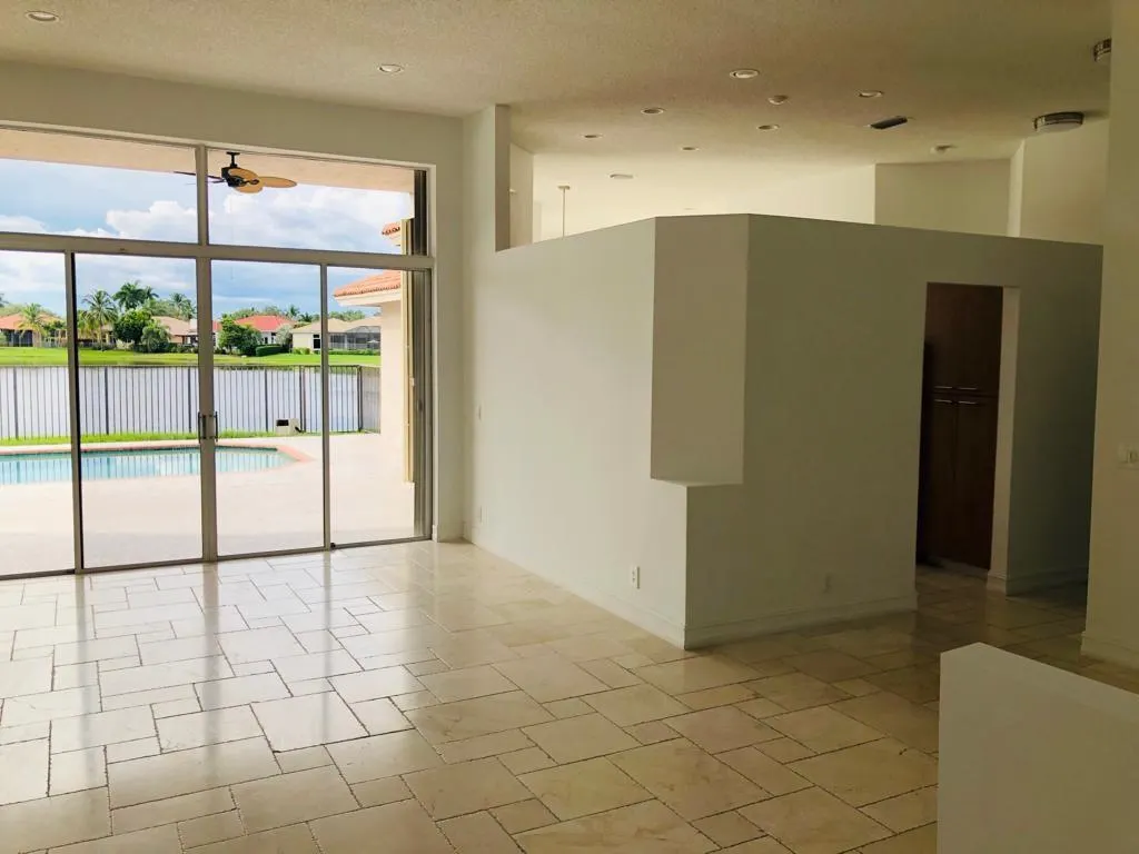 2653 OAKBROOK DR