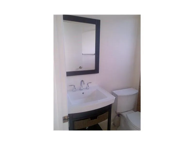 2653 OAKBROOK DR