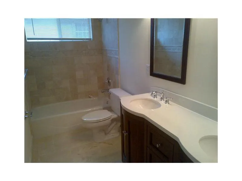 2653 OAKBROOK DR