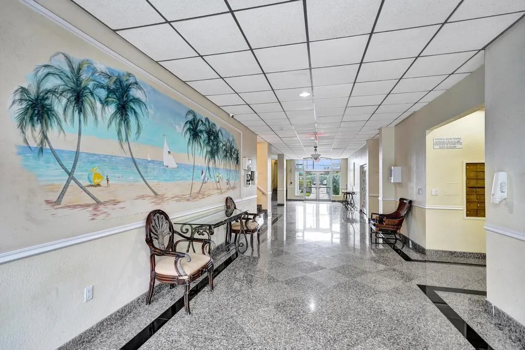 200 S Birch Rd, #305