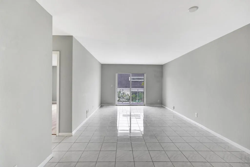 200 S Birch Rd, #305