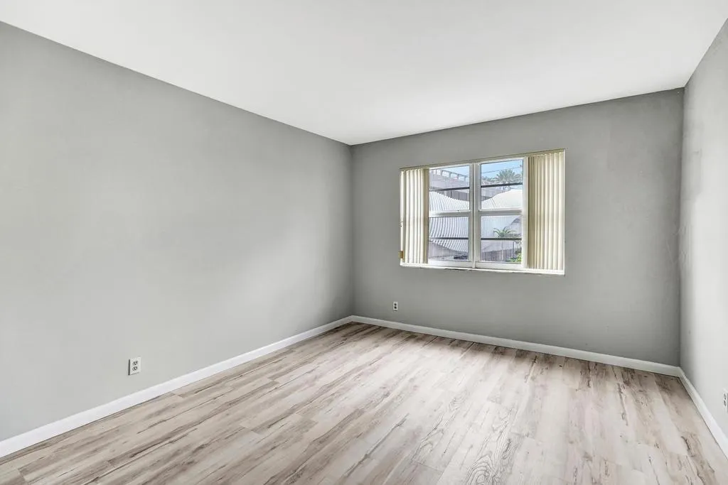 200 S Birch Rd, #305