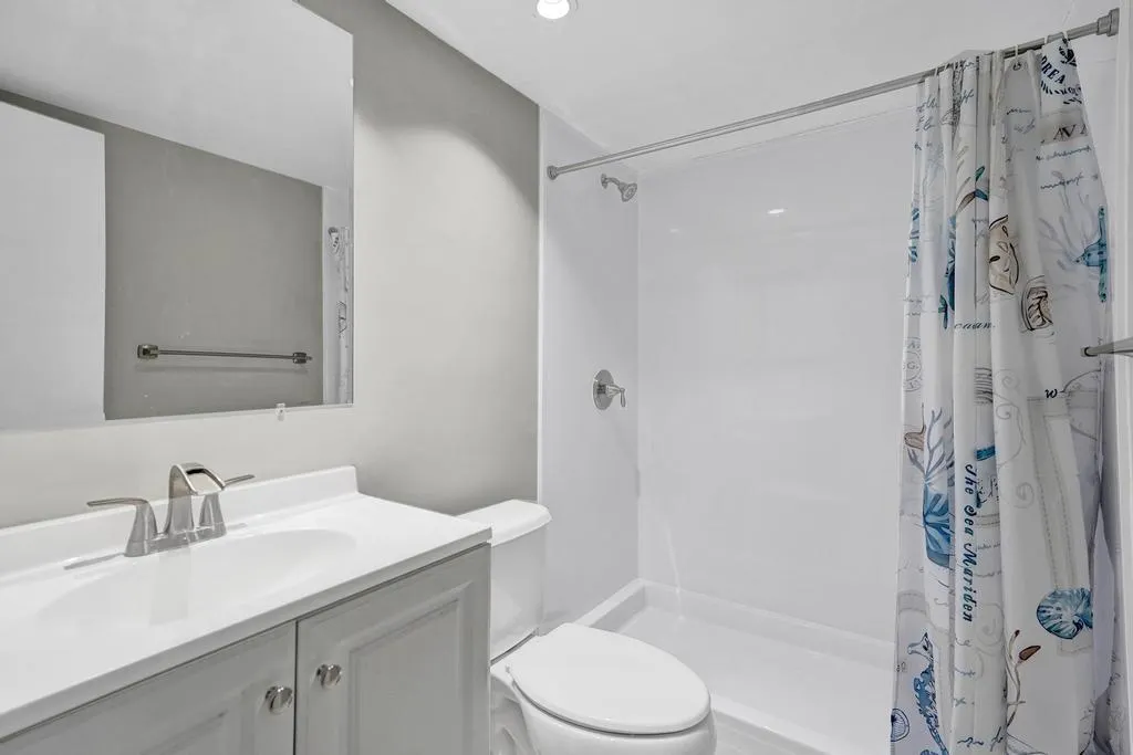 200 S Birch Rd, #305
