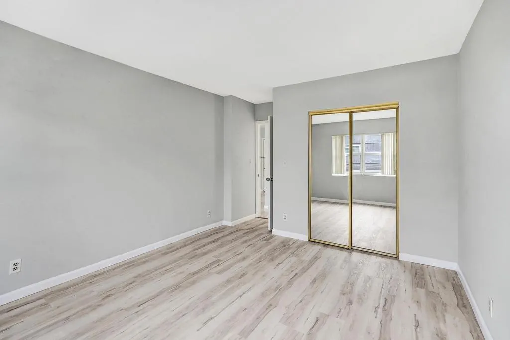 200 S Birch Rd, #305