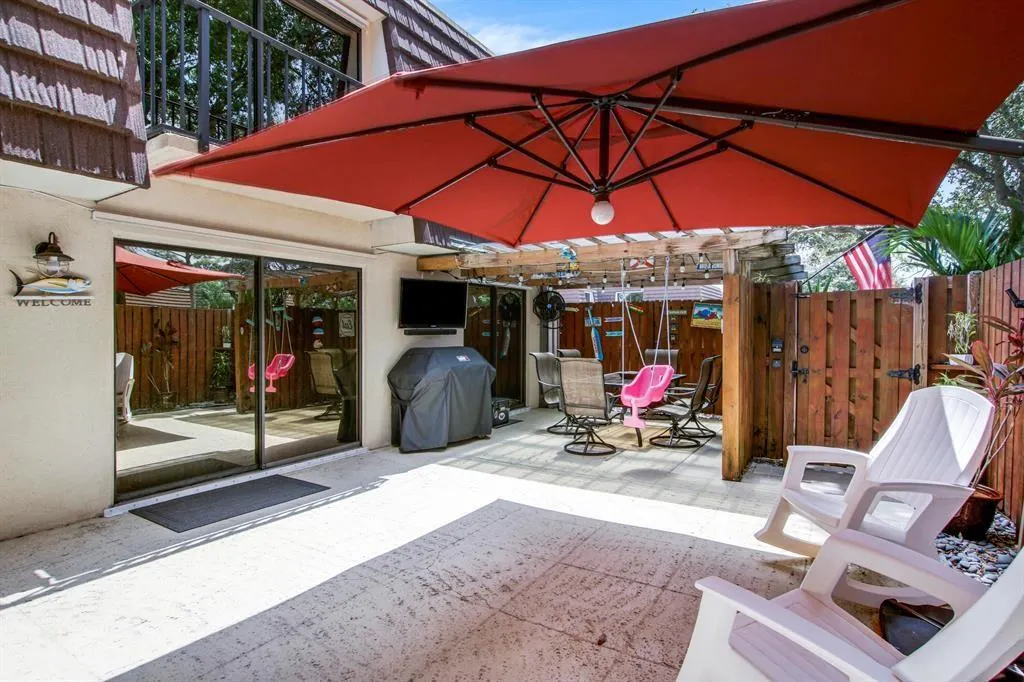 730 7th Ln