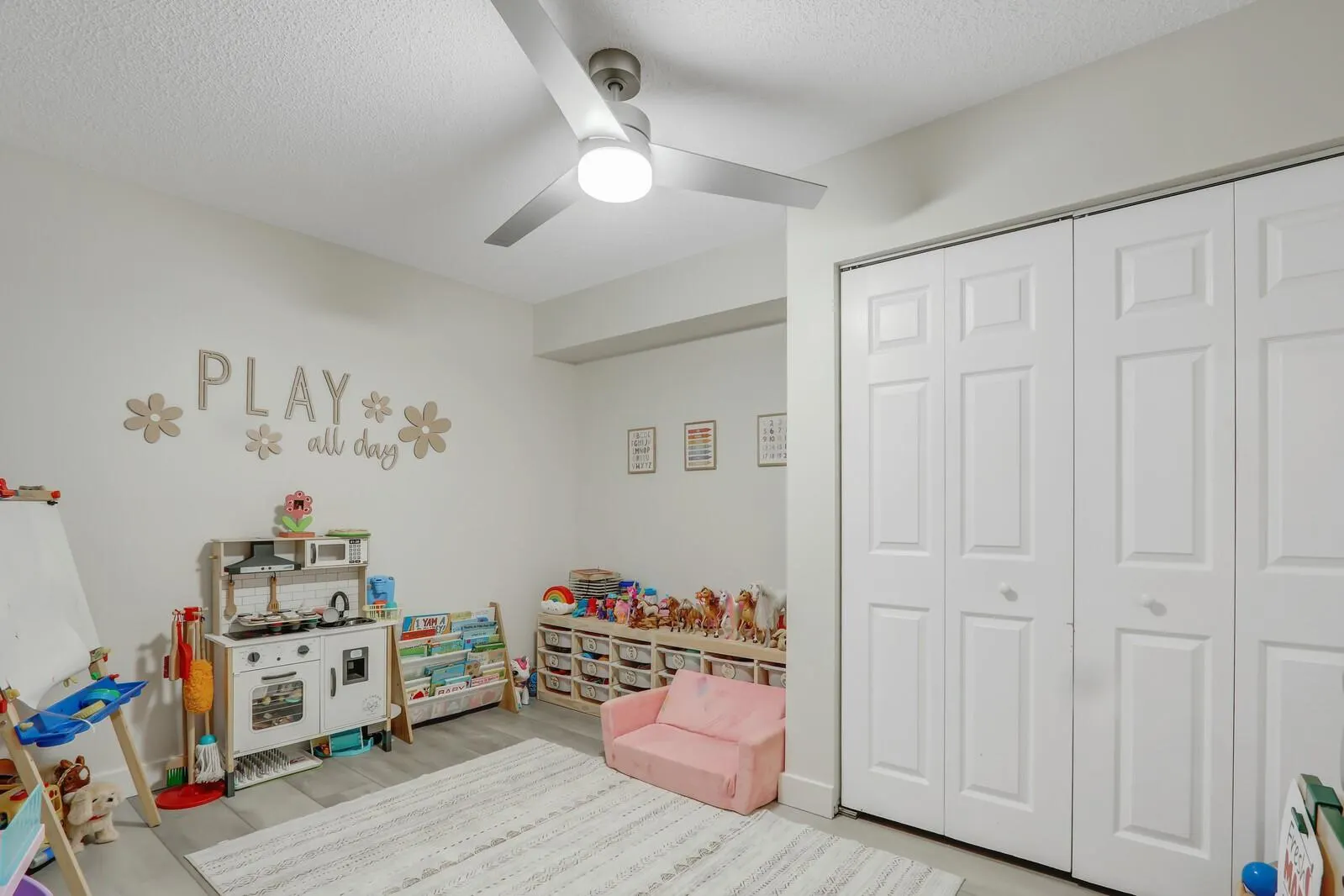 730 7th Ln