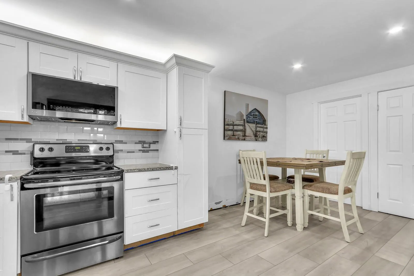 730 7th Ln