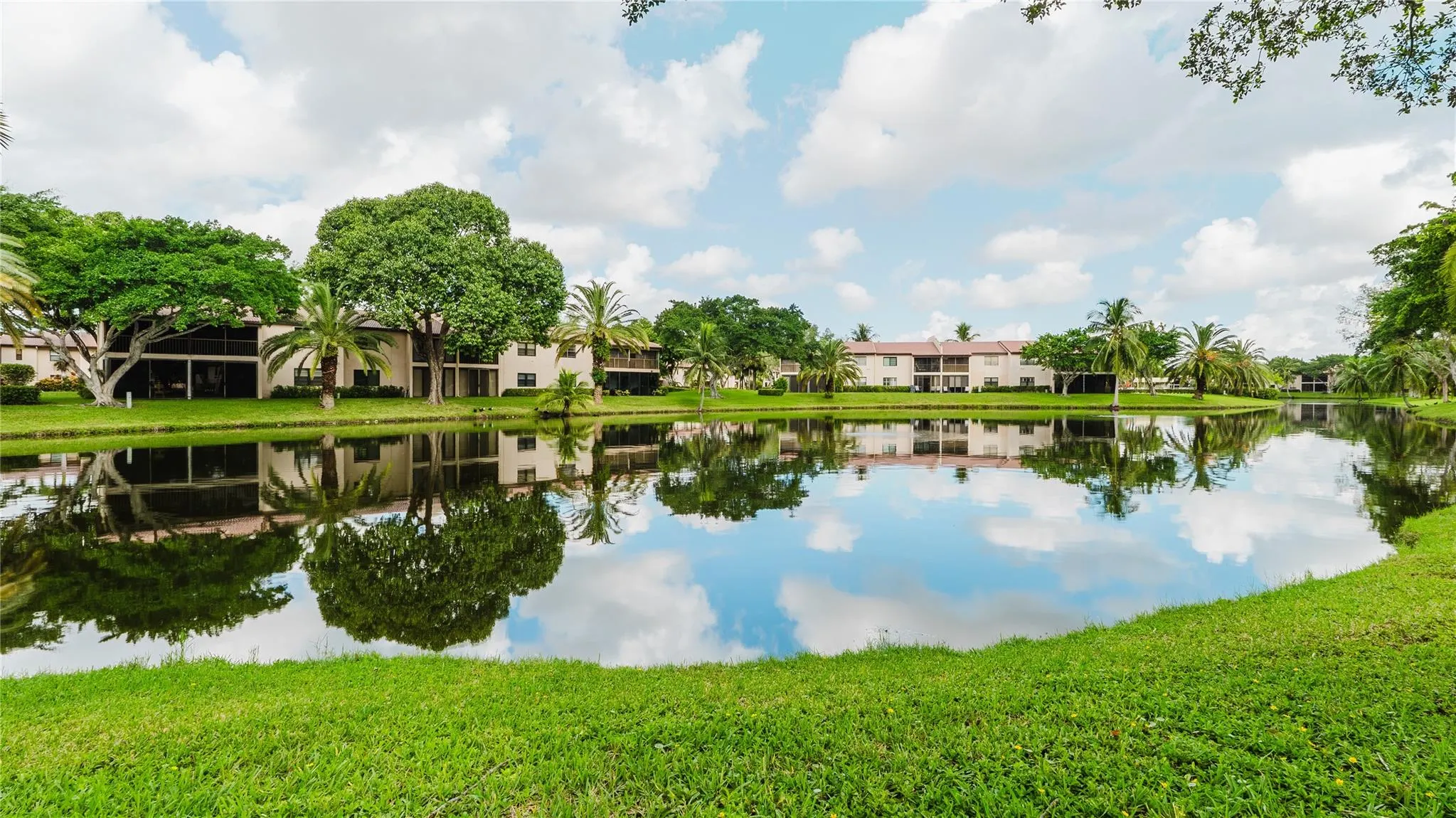 9277 Vista Del Lago, #39B