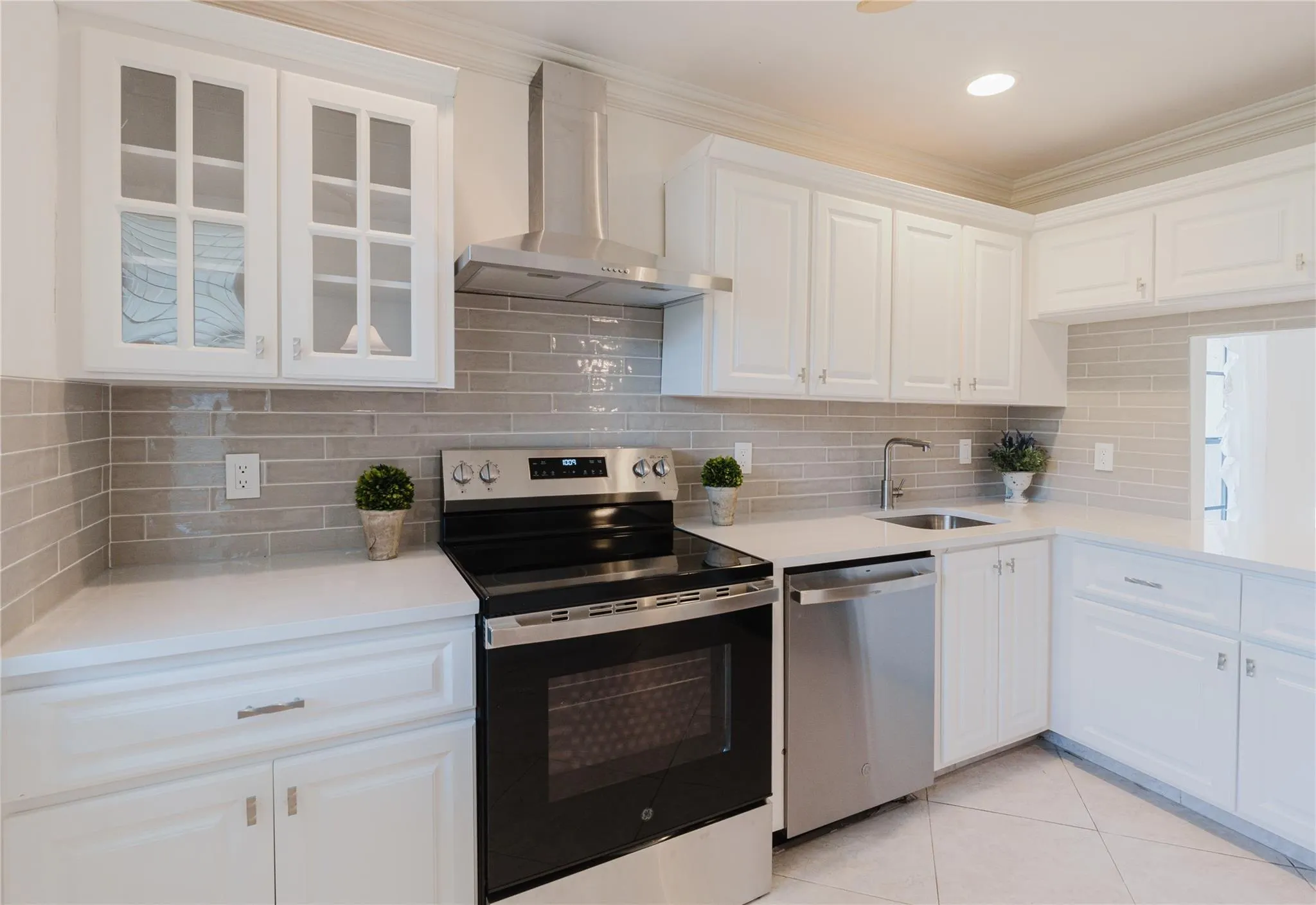 9277 Vista Del Lago, #39B