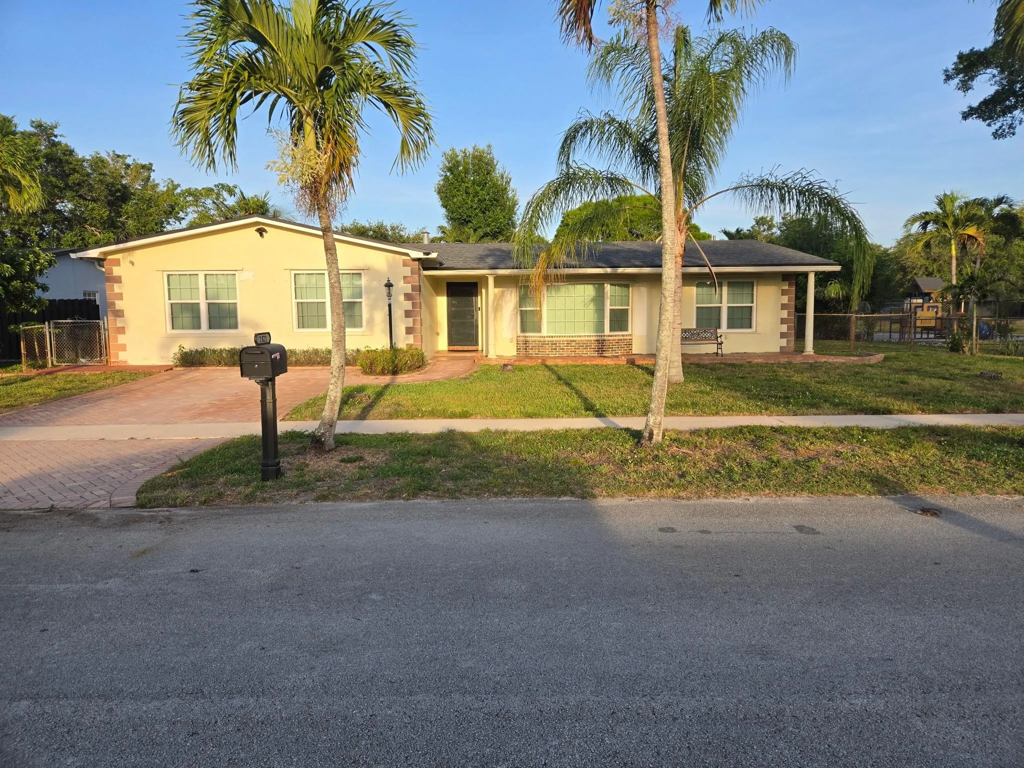 1821 NW 113th Ave